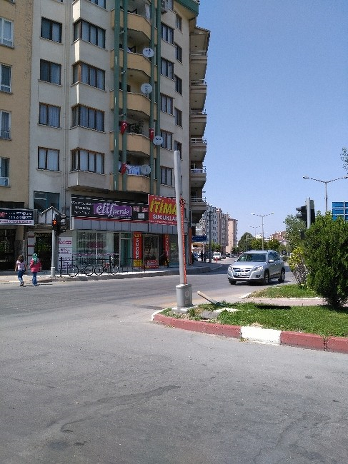 Afyonkarahisar\'da Bir Garip "Trafik Işığı"