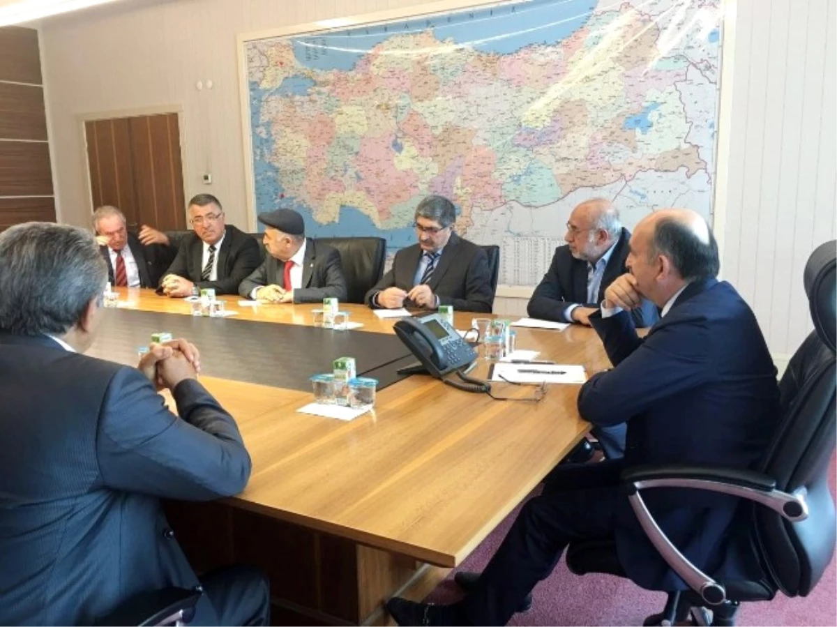 AK Parti Genel Başkan Yardımcısı Müezzinoğlu, Alevi Dedeleriyle Bir Araya Geldi