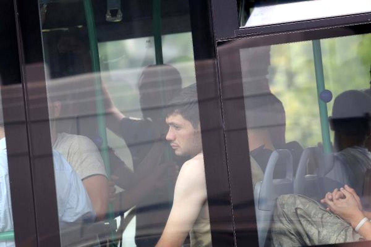 Darbeci Askerler Tankla Geldi, İETT ile Gitti