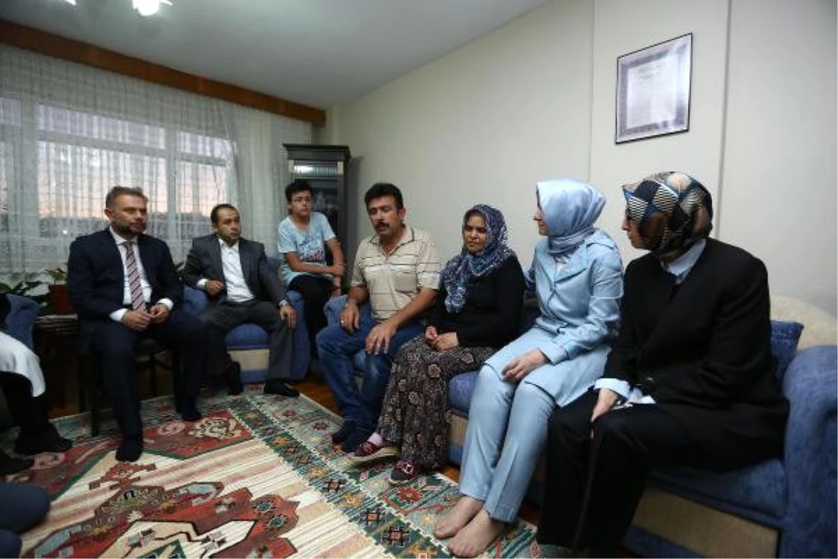 Bakan Kaya ve Başkan Ertürk\'ten Şehit Ailelerine Taziye Ziyareti