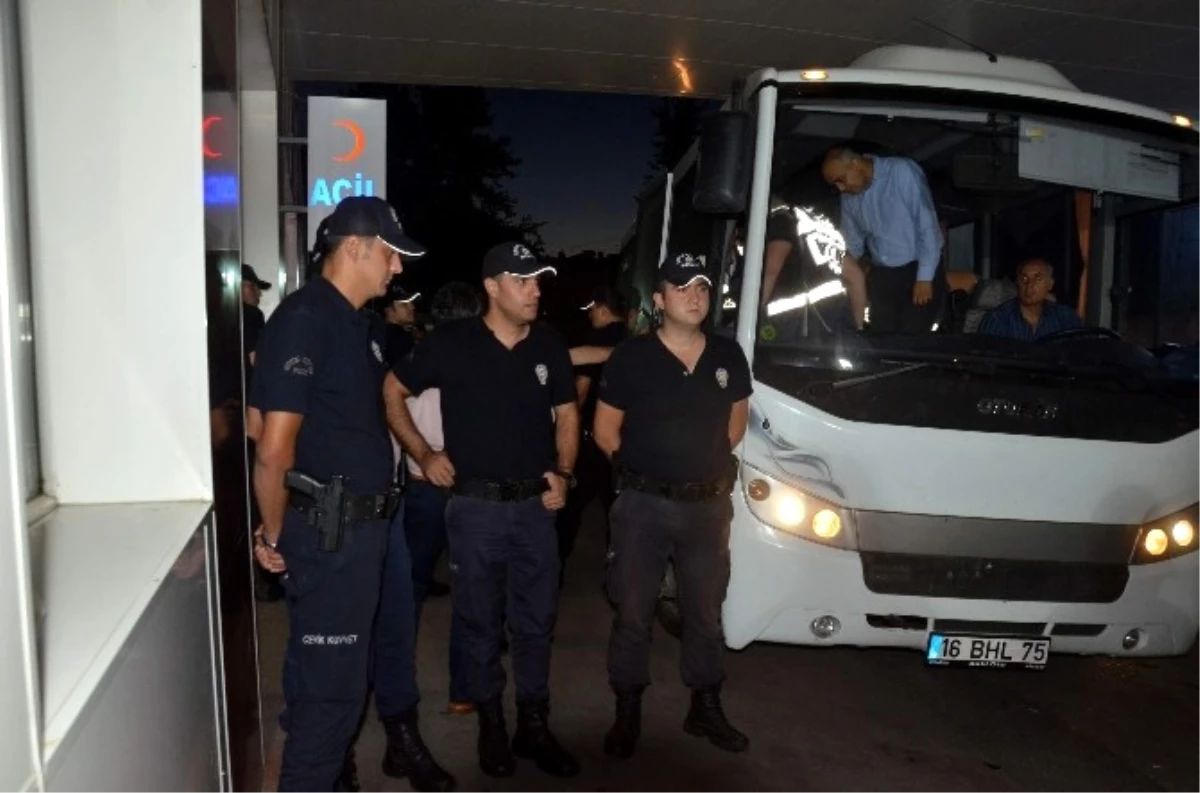 Bursa\'da 10 Hakim ve Savcı Tutuklandı