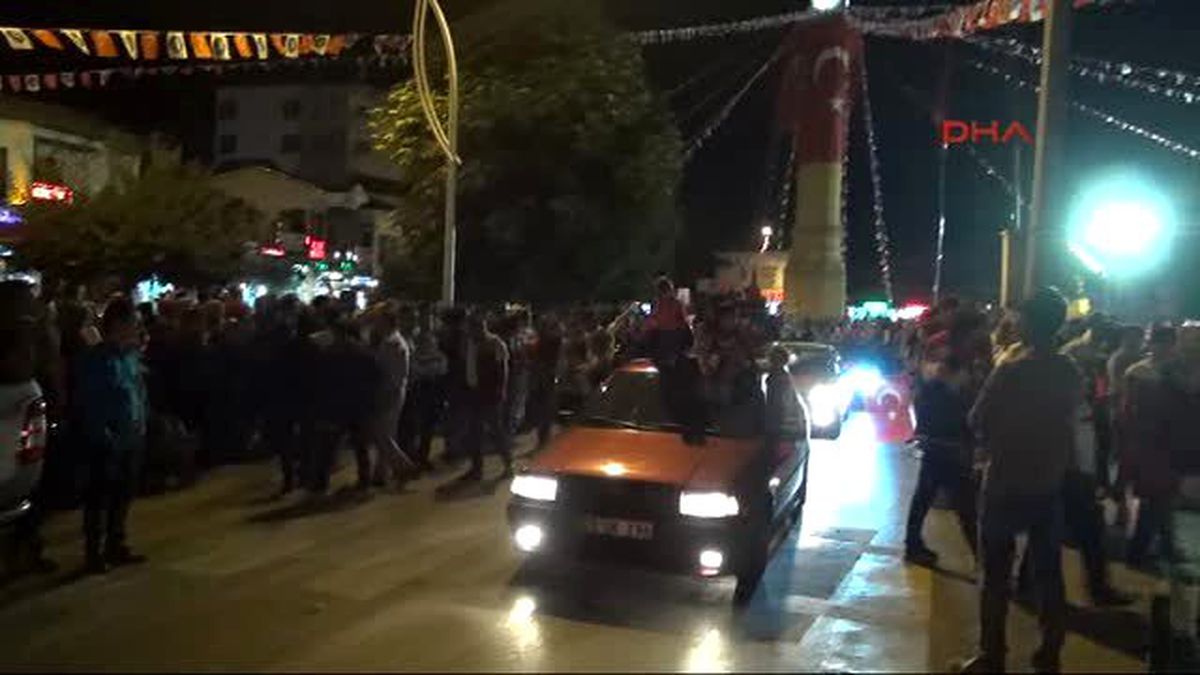 Pitbull Cinsi Köpeklere, Fetullah Gülen Maketini Parçalattırdılar