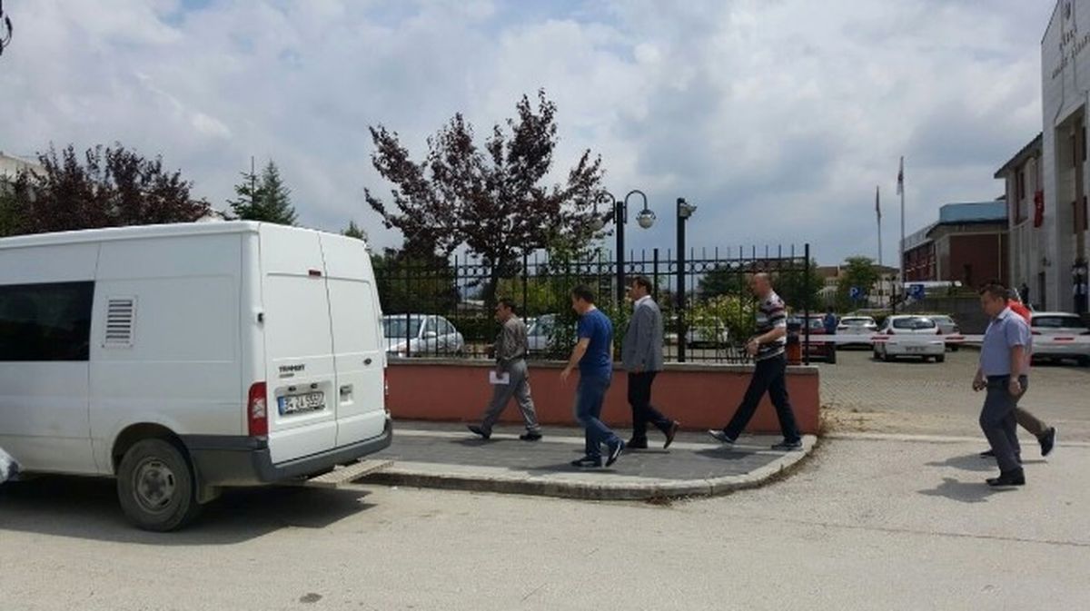 Düzce\'de İki Hakim Gözaltına Alındı