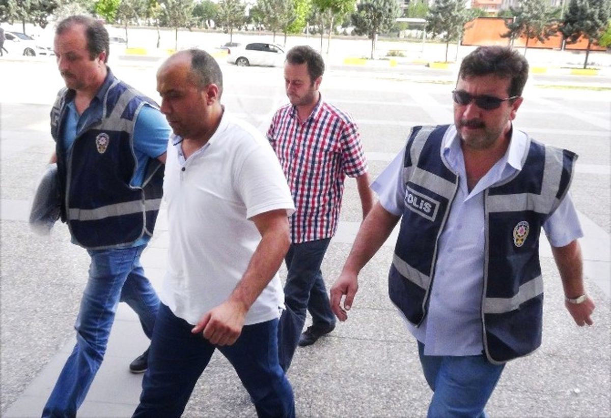 Emniyet Şube Müdürü ve Komiser Yardımcısı Tutuklandı