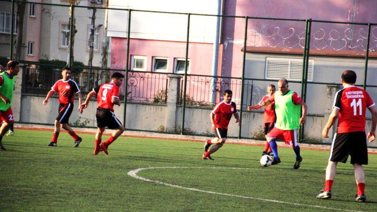 Erhan Aksay Futbol Turnuvası\'nda Finalistler Belli Oldu
