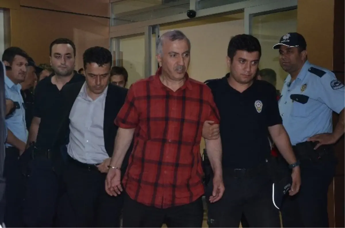 Eskişehir\'de Tümgeneral Semiz ile Birlikte 5 Komutan Tutuklandı