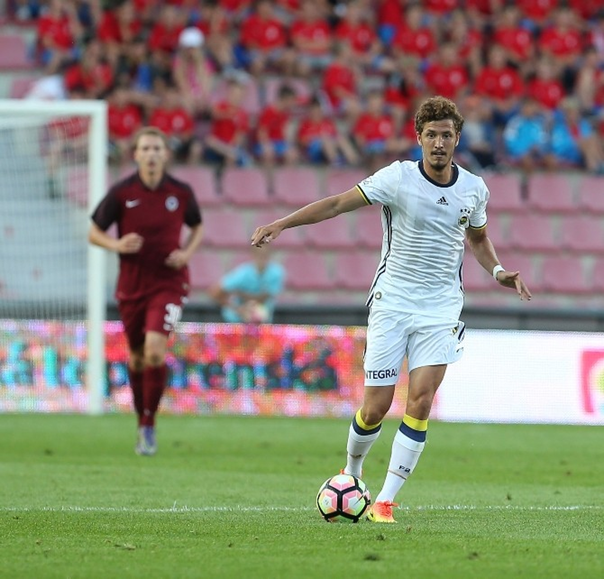 Fenerbahçe, Sparta Prag ile 0-0 Berabere Kaldı.