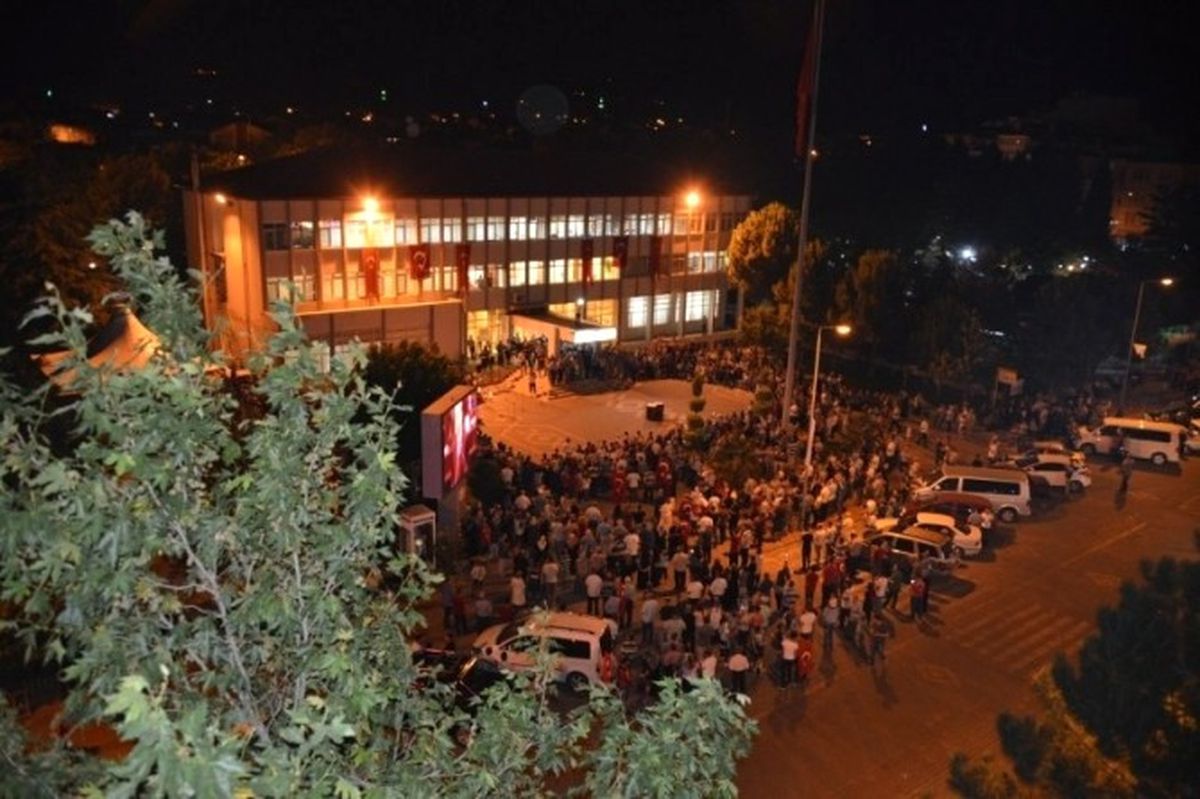 Gediz\'de Demokrasi Yürüyüşü