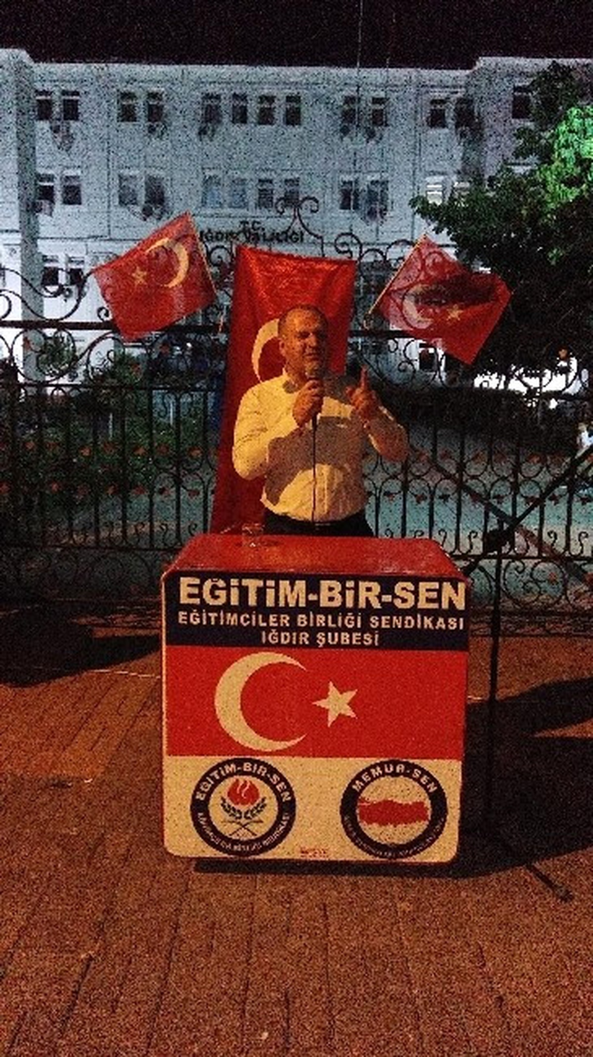 Gülbey: "Bu Darbeye Karşı Durmak İkinci Çanakkale Zaferidir"