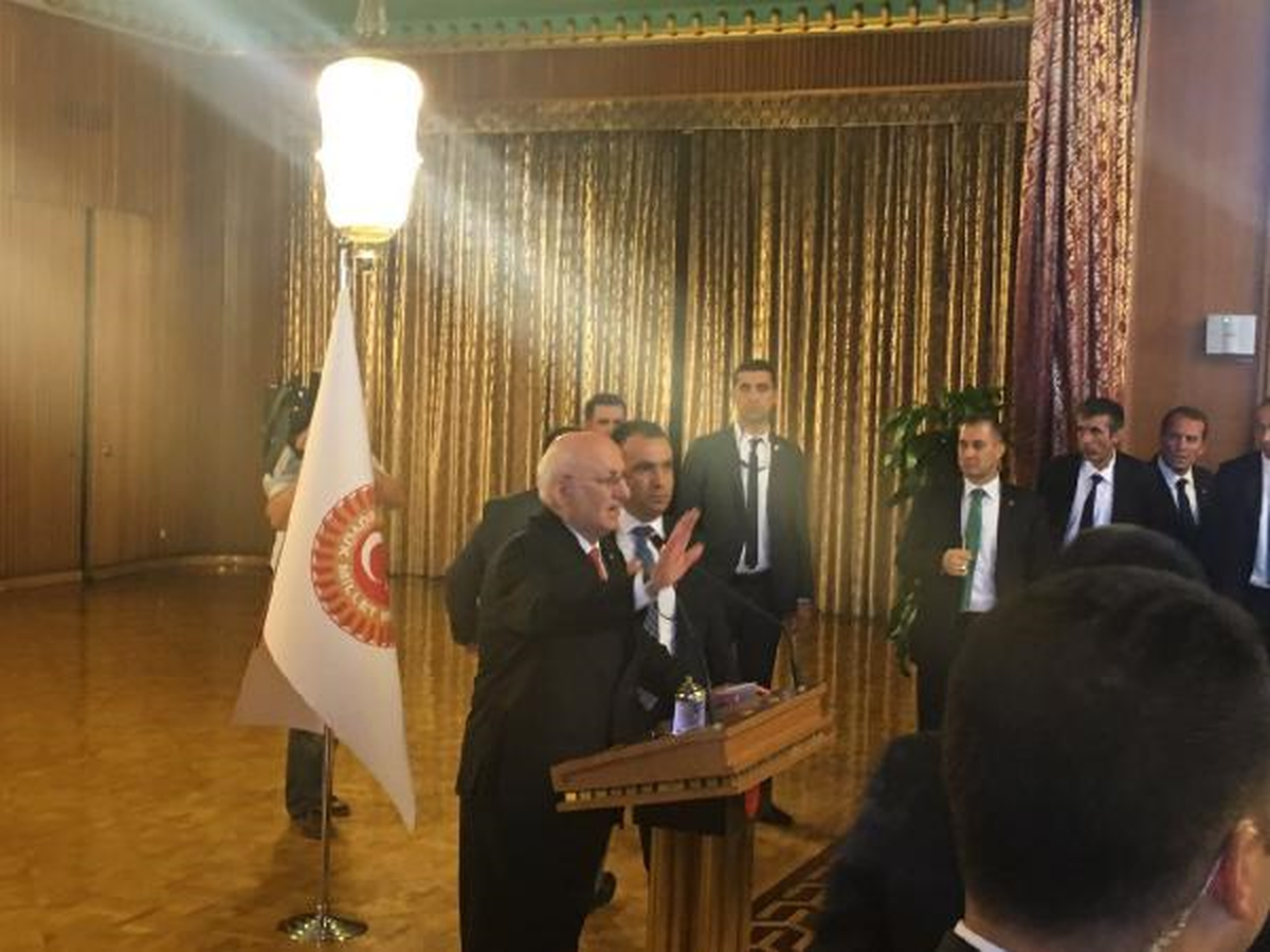 Hdp\'li Önder \'Sayın Öcalan\' Dedi, Meclis Karıştı