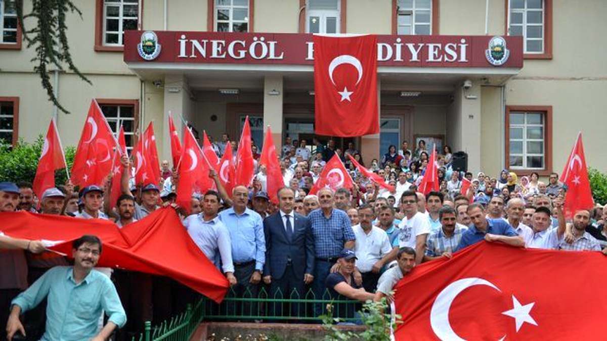 İnegöl Belediyesi Darbe Girişimine Karşı Tek Yürek