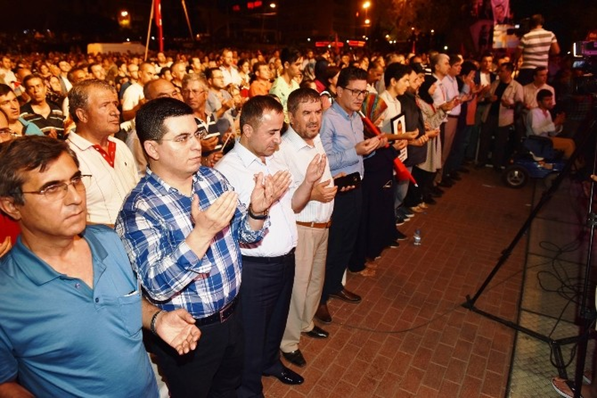 Kepez\'den Demokrasi Nöbetine Tam Destek