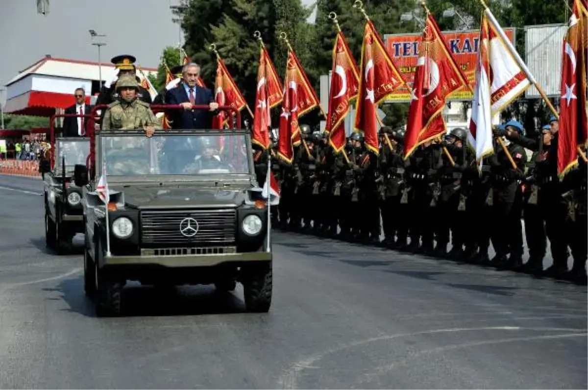 Kıbrıs Barış Harekatı\'nın 42. Yıl Dönümü Törenlerle Kutlanıyor