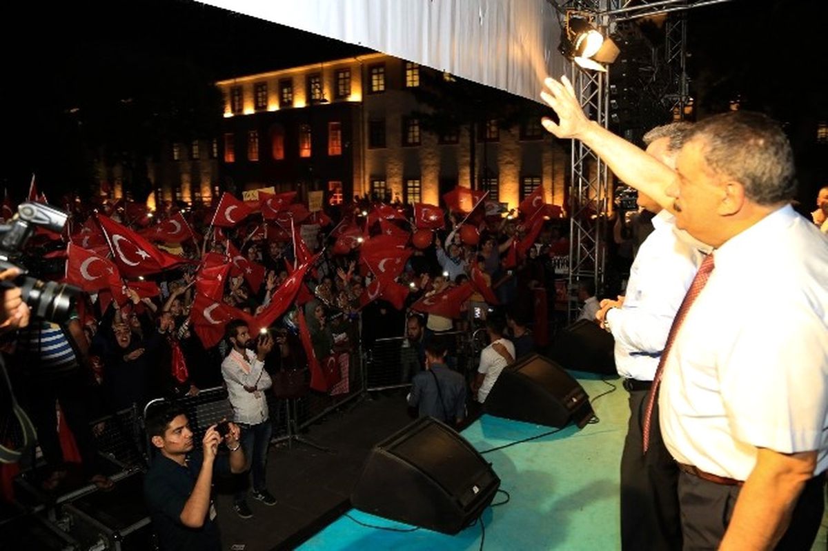 Malatya\'nın Demokrasi Nöbeti Sürüyor