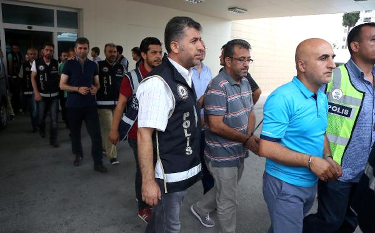 Mersin\'de 48 Hakim ve Savcı Adliyeye Sevk Edildi
