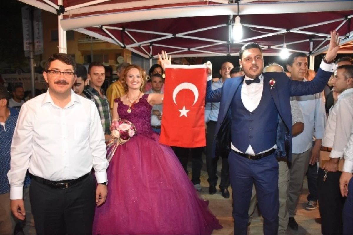 Nişan Töreninden Demokrasi Nöbetine