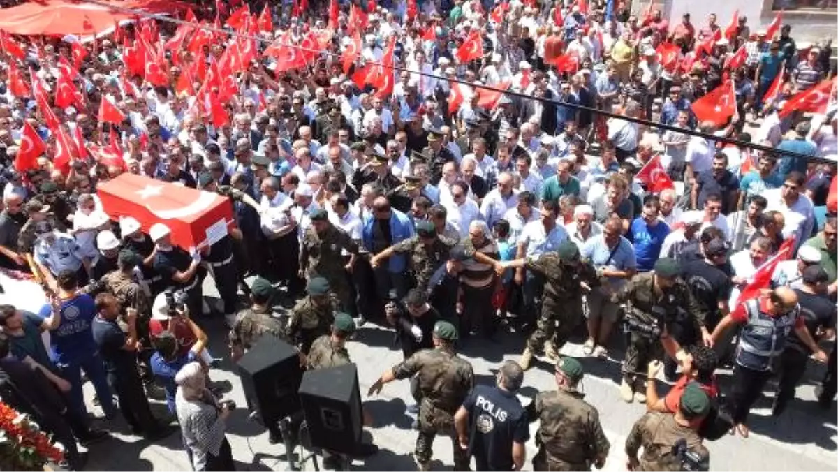 Şehit Polis Mustafa Serin, Doğum Gününde Toprağa Verildi