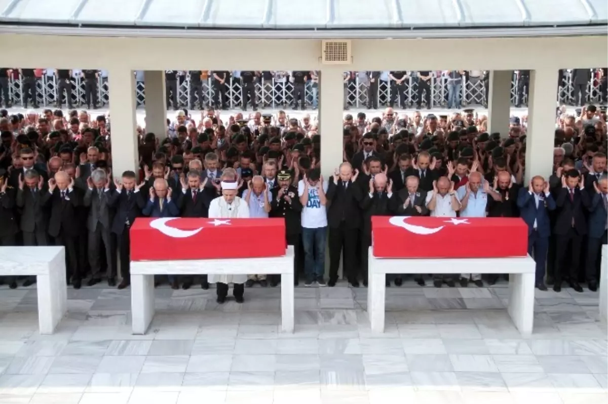 Şehit Polis Zafer Koyuncu ve Çağdaş Tankoç Son Yolculuğuna Uğurlandı