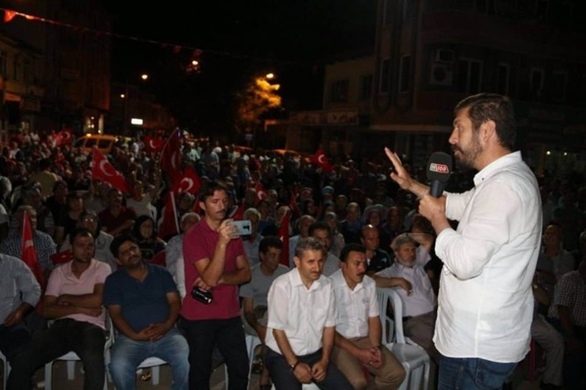 Sındırgı\'da Demokrasi Nöbetleri Sürüyor