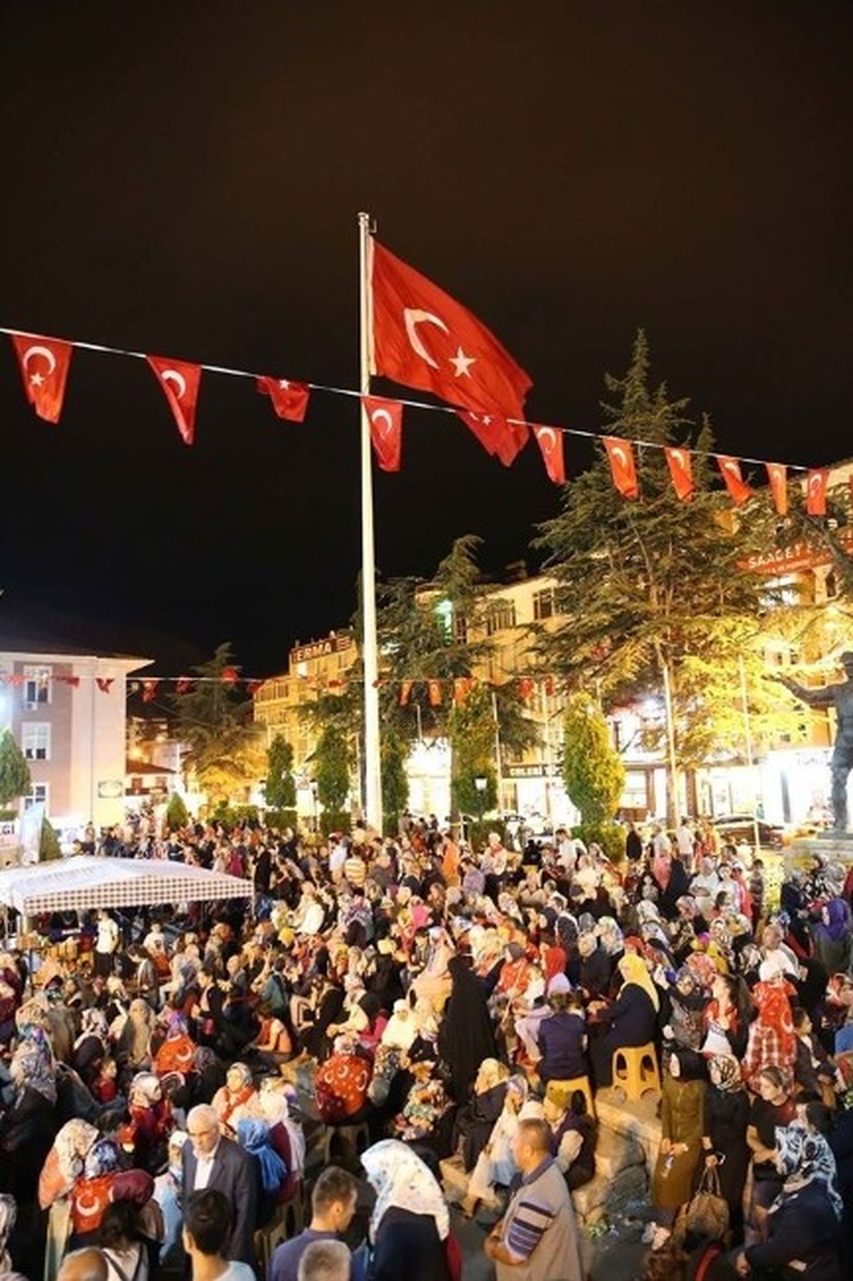 Tokat\'ta \'Demokrasi Nöbeti\'