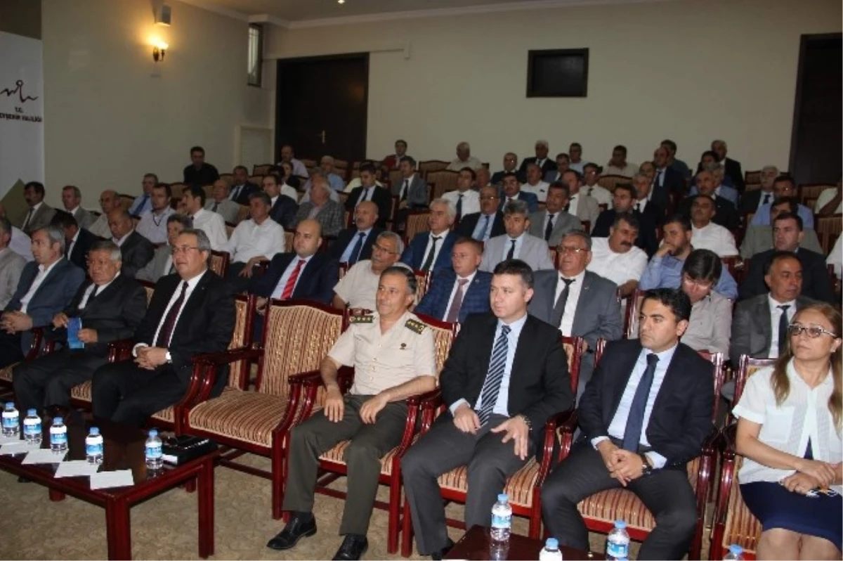 Vali Aktaş, Nevşehir\'de Belediye Başkanları ve Daire Müdürleri ile Toplantı Yaptı