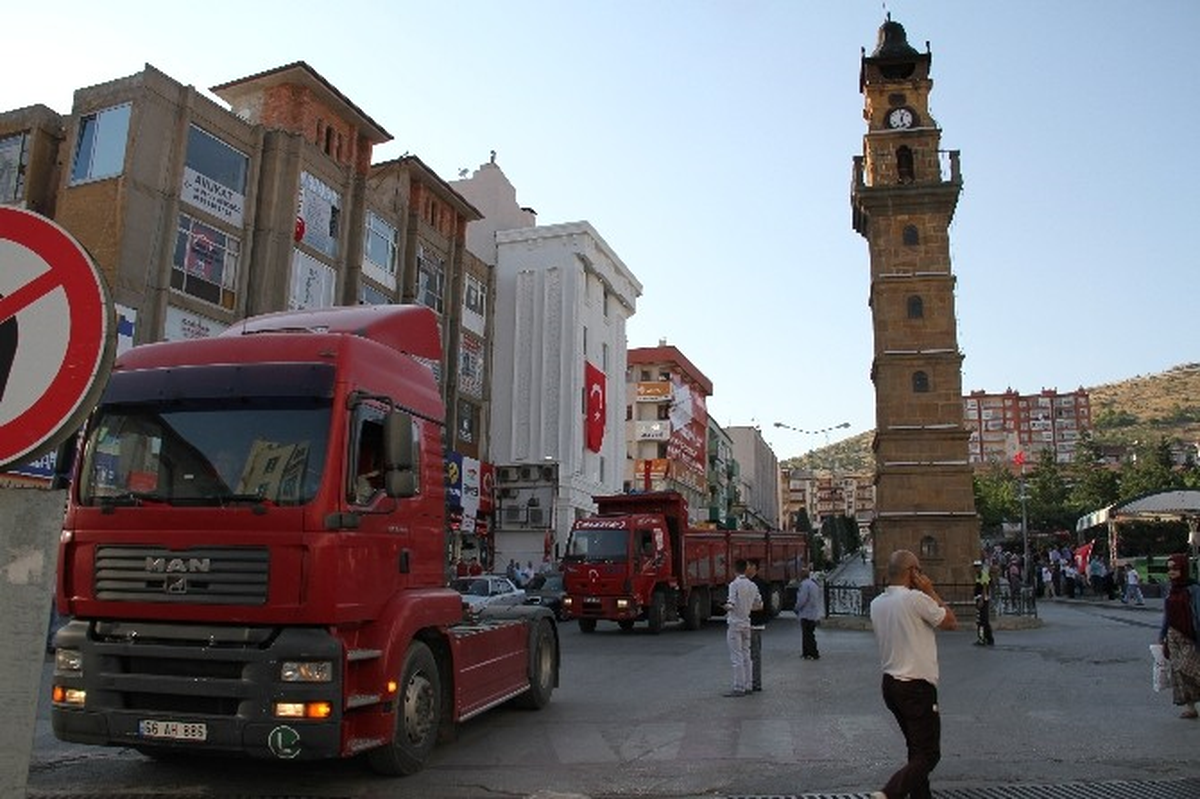 Yozgat\'ta Şoförlerden Darbe Protestosu