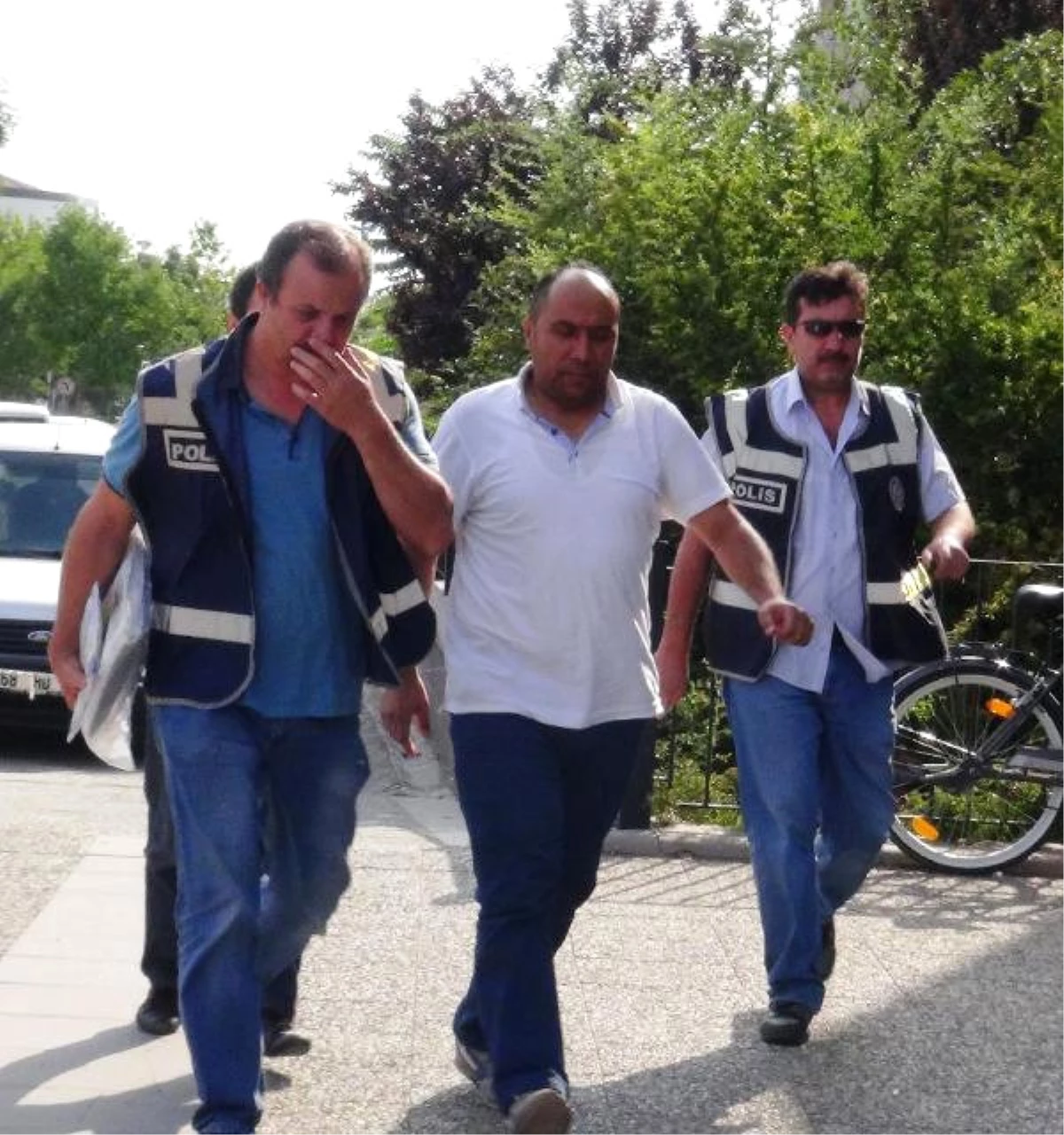 Aksaray\'da 13 Hakim ve Savcı, 2 Polis, 2 Sivil Tutuklandı