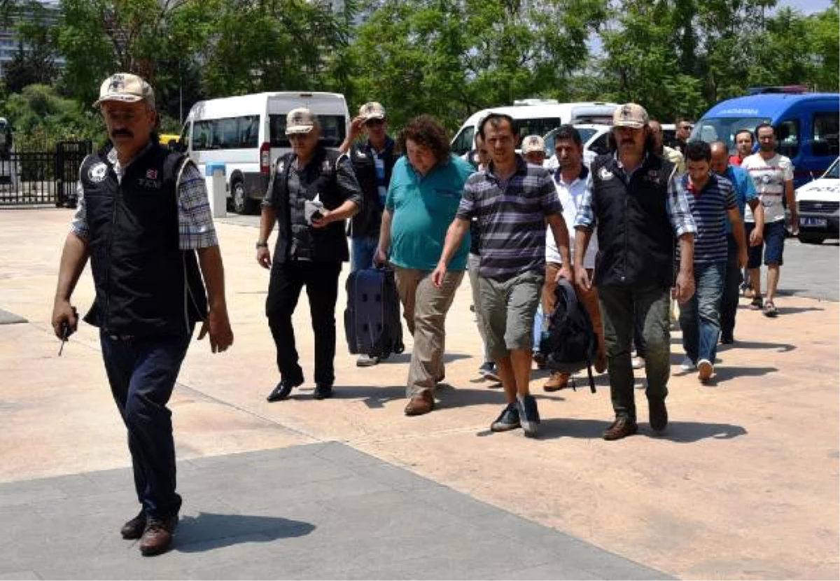 Antalya\'da 29 Hakim ve Savcı Tutuklandı