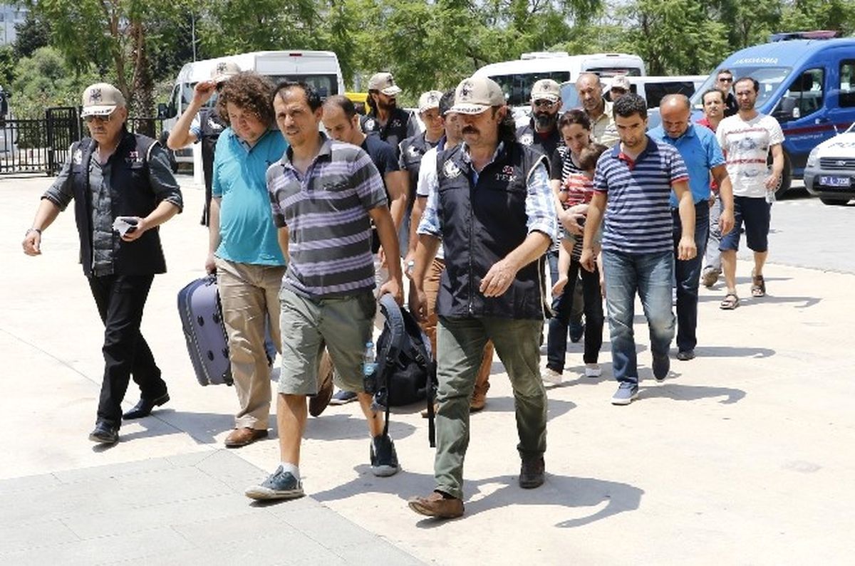 Antalya\'da 29 Hakim ve Savcı Tutuklandı