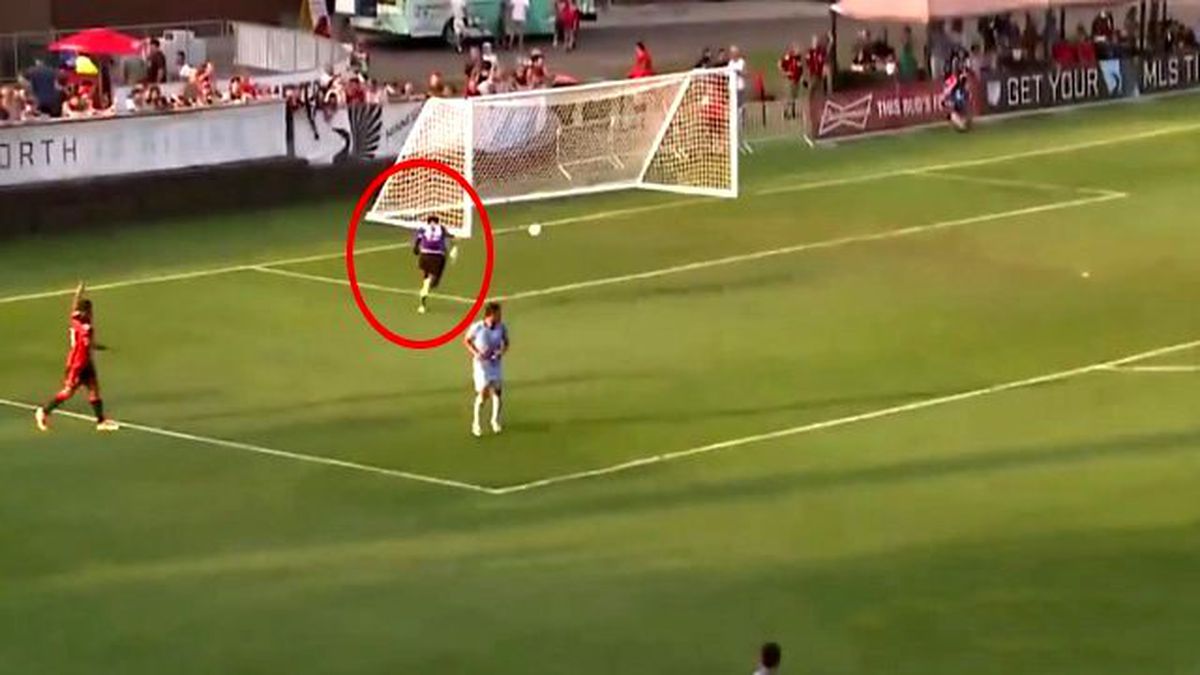 Eski Antalyasporlu Sammy Ndjock'un Kendi Kalesine Attığı Gol Olay Yarattı