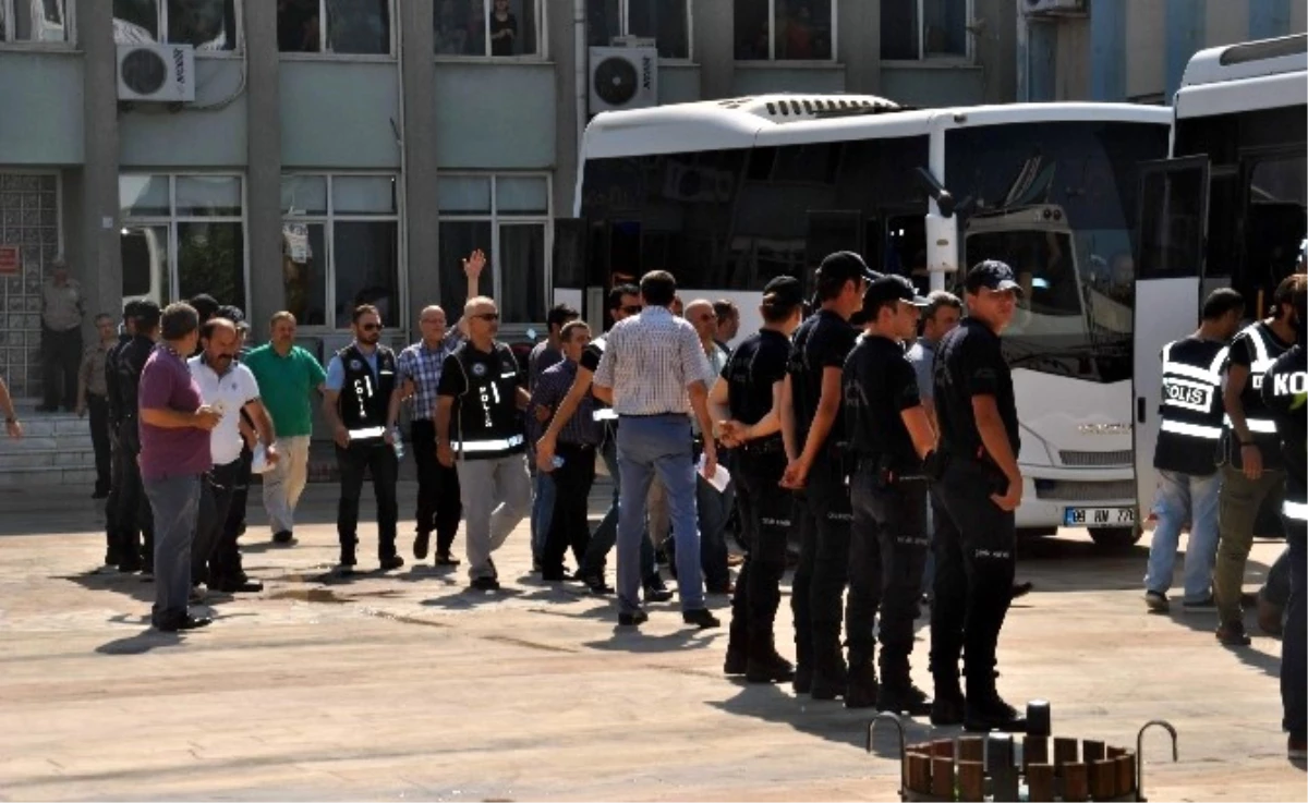 Aydın\'da Gözaltına Alınan 29 Kişiden 21\'i Tutuklandı