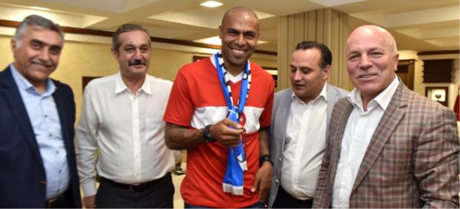 B.b. Erzurumspor, Mert Nobre ile 2 Yıllık Sözleşme İmzaladı