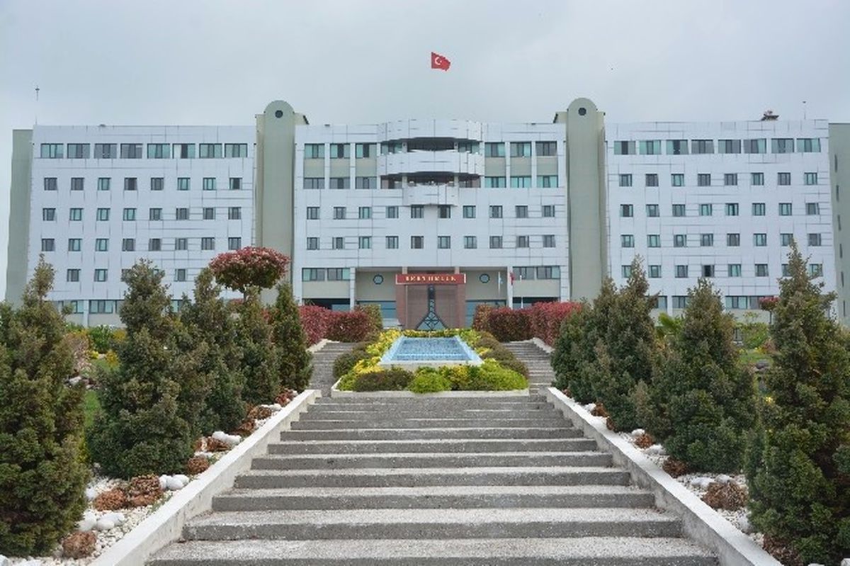 Balıkesir Üniversitesi\'nde Görevden Almalar ve İstifalar