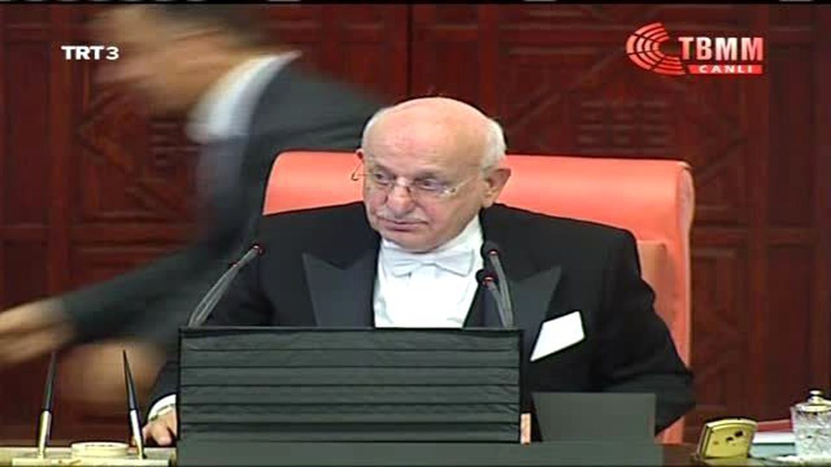 Başbakan Yıldırım: Tankın Gücü Halkın Gücü Karşısında Mağlup Olmuş Cuntacılar, Conta Yapıp Yolda...