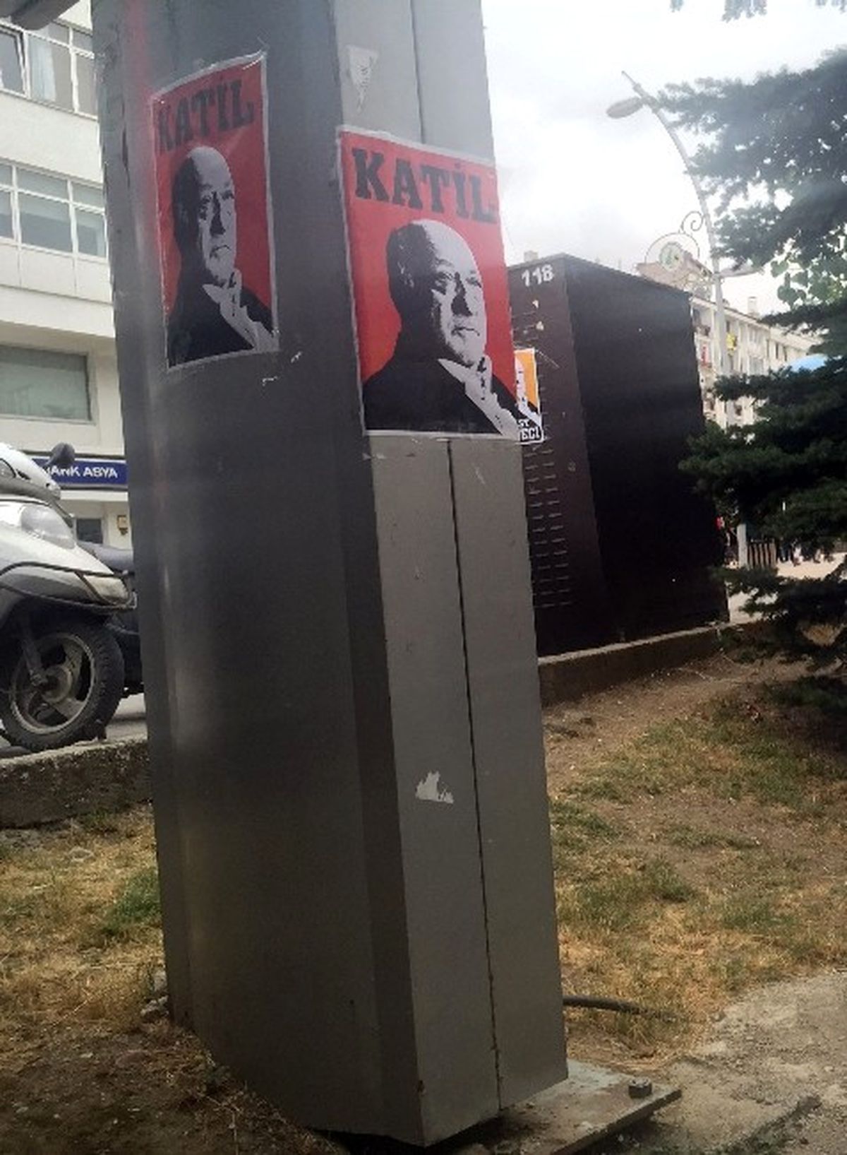 Bolu\'da Fethullah Gülen\'e Posterli Tepki