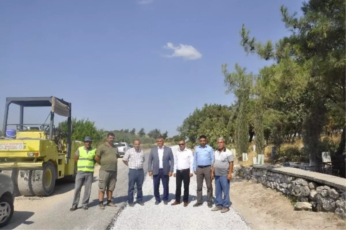 Büyükşehir İki Mahalleyi Asfalt Yolla Bağladı