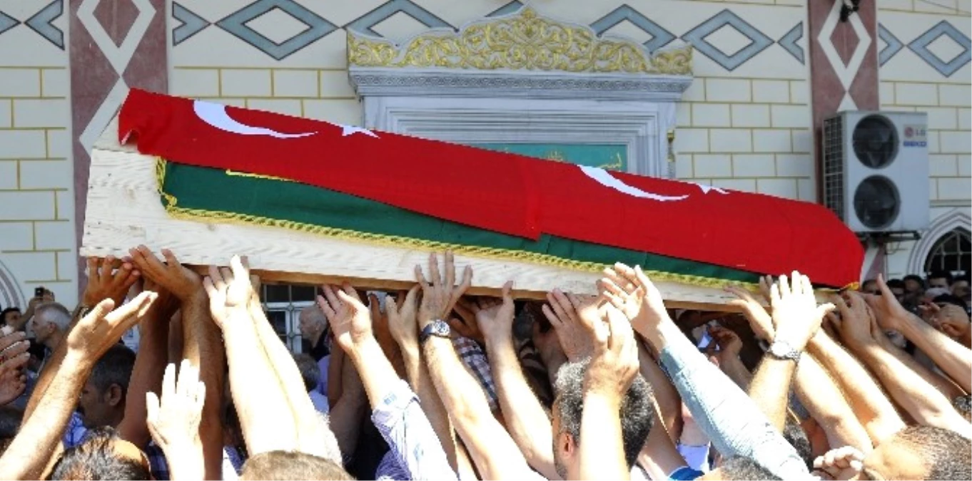 Darbe Şehidi Engin Tilbeç\'in Cenazesi Malatya\'ya Uğurlandı