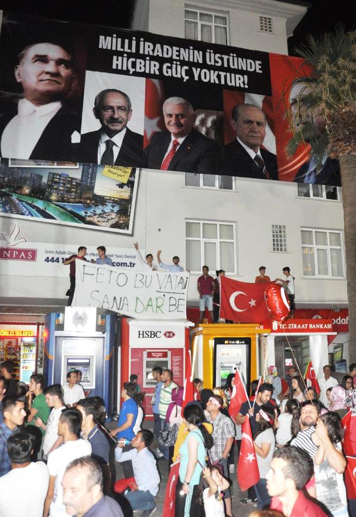 Denizli\'de \'Demokrasi Nöbeti\' Sürüyor