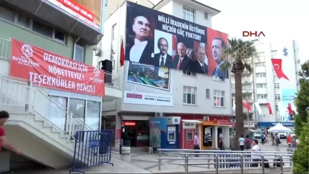 Denizli\'de "Demokrasi Nöbeti" Sürüyor