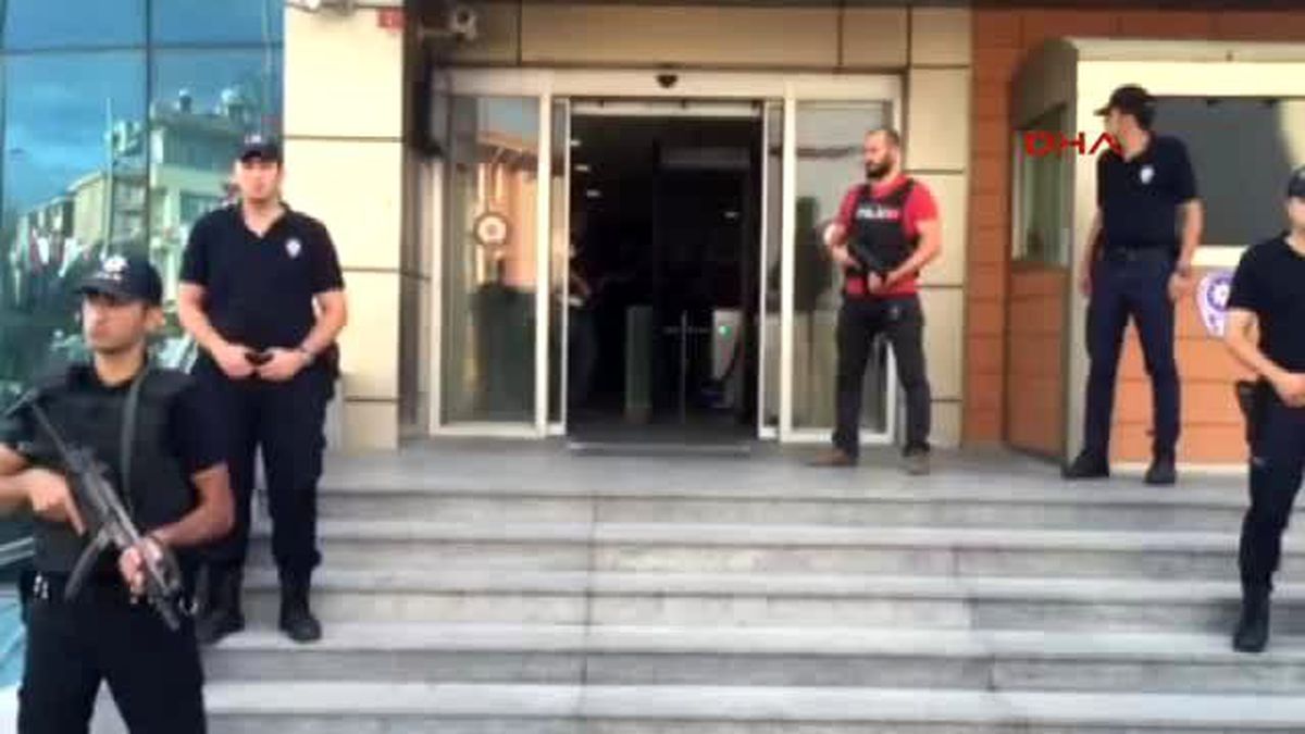 TEM Otoyolu'nda Tankla 5 Kişiyi Ezen 3 Asker Tutuklandı