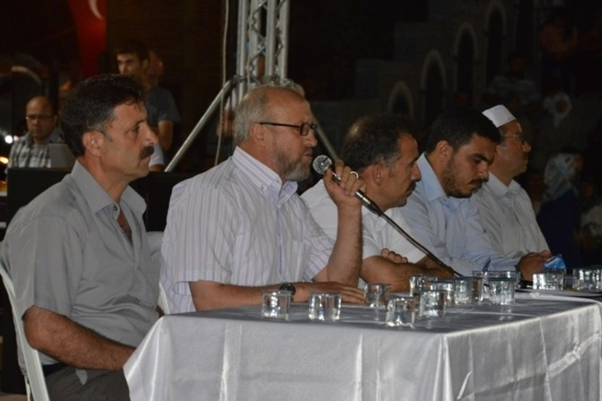 Gediz\'de Demokrasi Şehitler İçin Mevlit Okutuldu