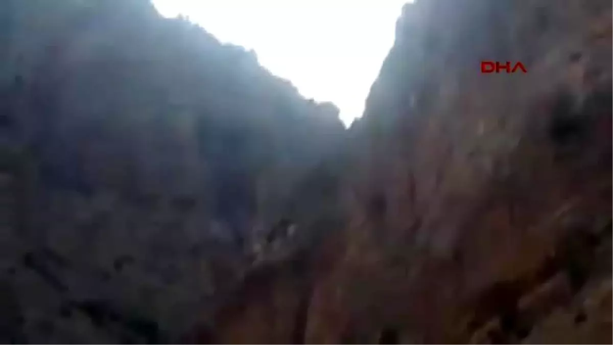 Hakkari-Çukurca Karayolunda Çatışma: 2 Asker Yaralı