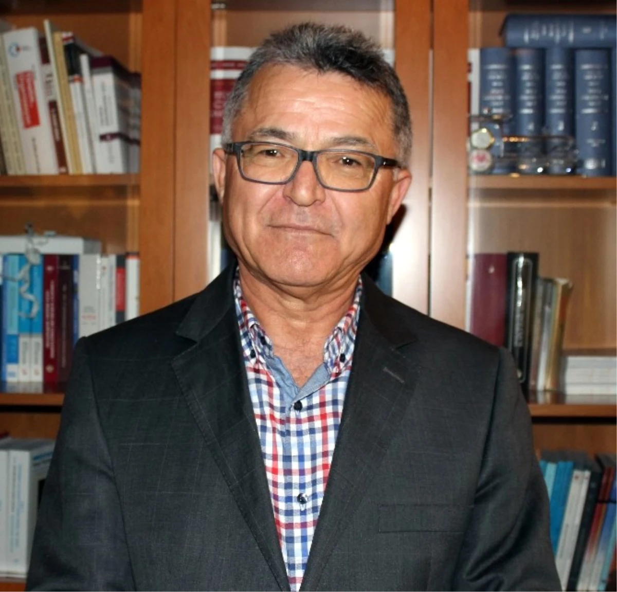 Hukuk Profesörü Bahri Öztürk, Ohal Hakkında Bilgi Verdi