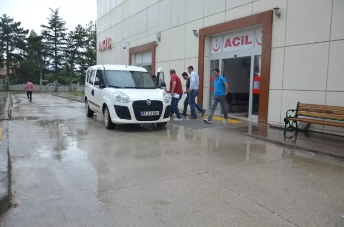 Isparta\'da 9 Hakim ve Savcı ile 5 Polis Tutuklandı