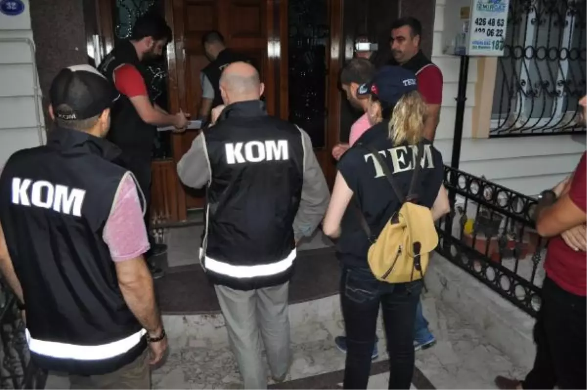 İzmir\'de Avukatlara Fetö Operasyonu: 11 Gözaltı