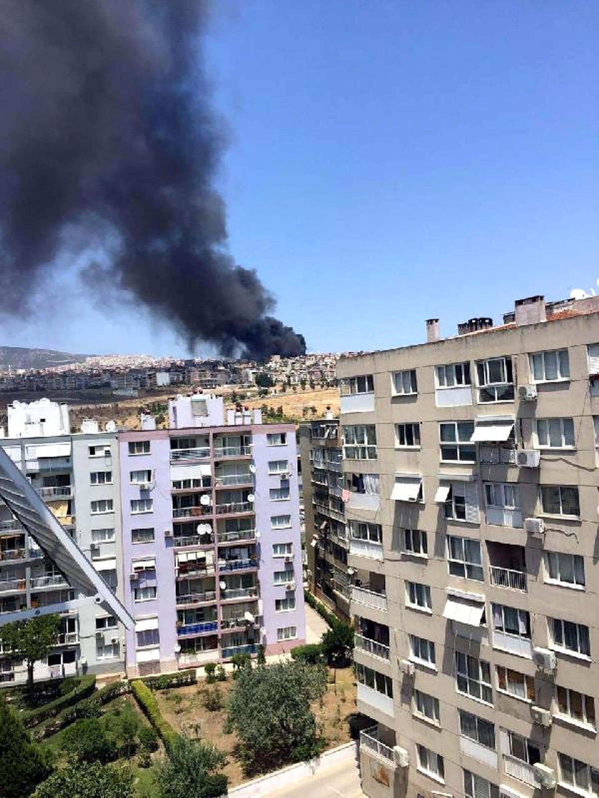 İzmirlileri Korkutan Yangın