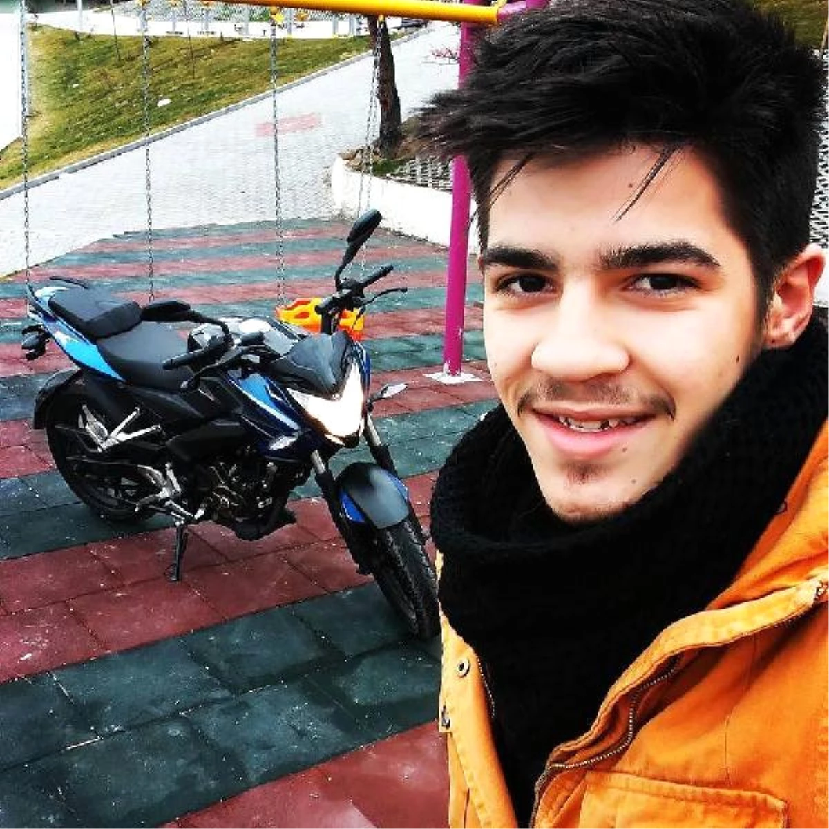 Kenan Sofuoğlu, Motosiklet Tutkunu Gencin Cenazesine Katıldı