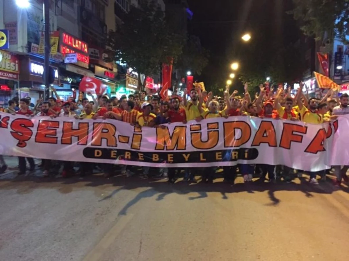 Malatyaspor Taraftarından Darbeye Tepki Yürüyüşü