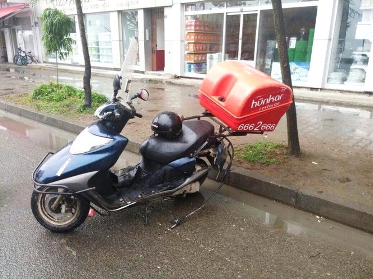 Motosiklet ile Otomobil Çarpıştı: 1 Yaralı