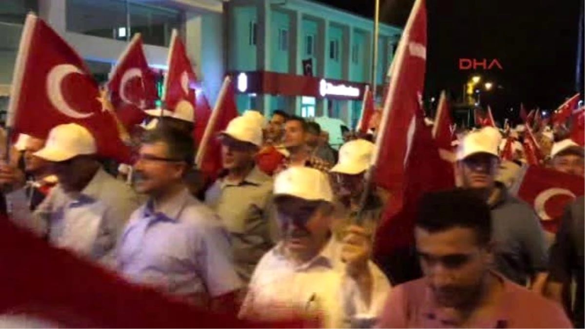 Osmaniye Okü\'den Demokrasi Yürüyüşü